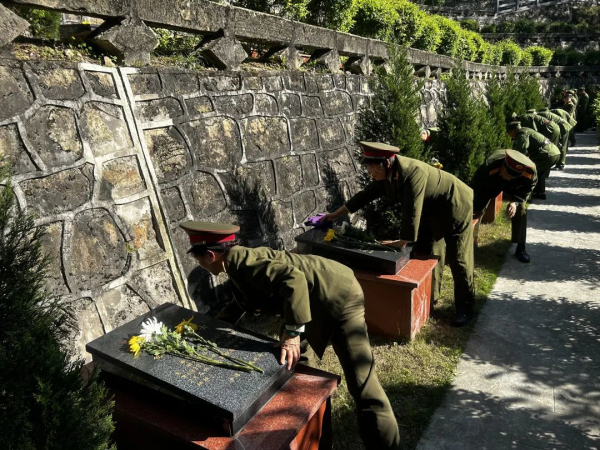 ����������7