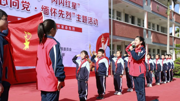 ����������4