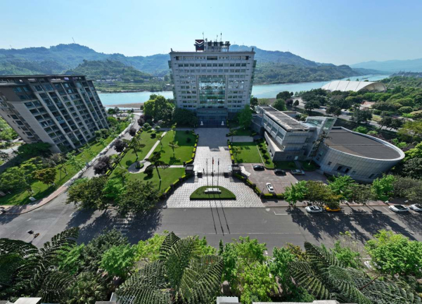 学习贯彻区委九届五次全会精神3