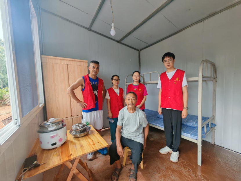 640